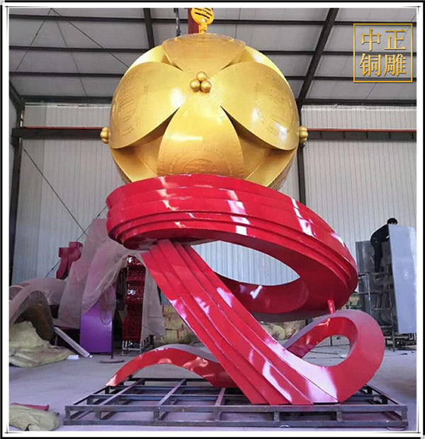 中國結(jié)雕塑價(jià)格.jpg 中國結(jié)雕塑價(jià)格.jpg