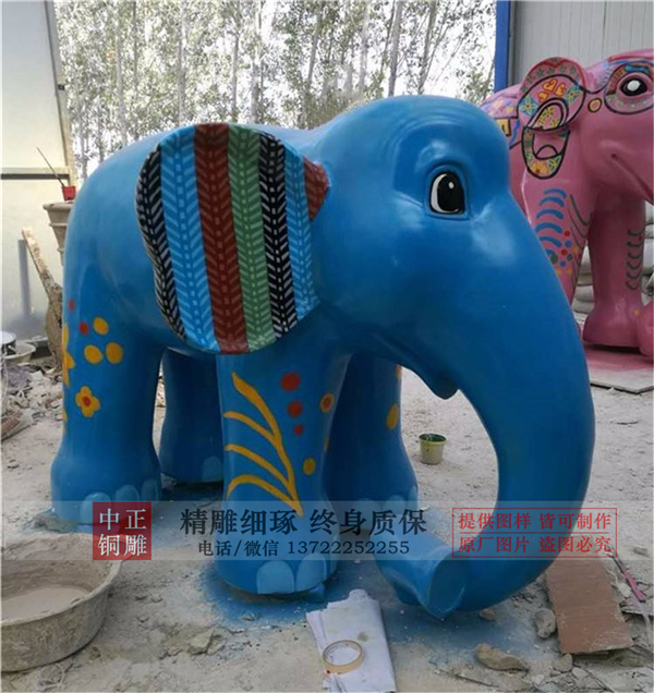 鑄銅彩繪卡通小象.jpg 鑄銅彩繪卡通小象.jpg