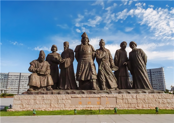 廣場(chǎng)雕塑圖片.jpg 廣場(chǎng)雕塑圖片.jpg