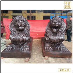 銀行門(mén)前鑄銅匯豐獅子 銀行門(mén)前鑄銅匯豐獅子