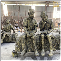 鑄造校園看書(shū)雕塑擺件 鑄造校園看書(shū)雕塑擺件